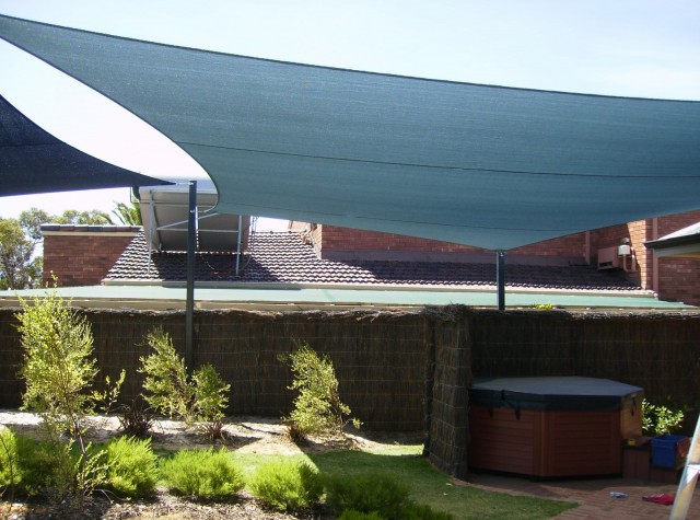 shade sails in Perth designed specifically for heavy duty use in tension structures